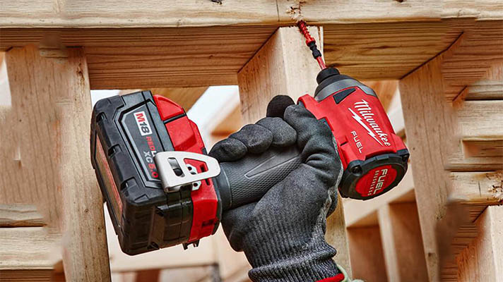 Máy khoan pin Milwaukee M18